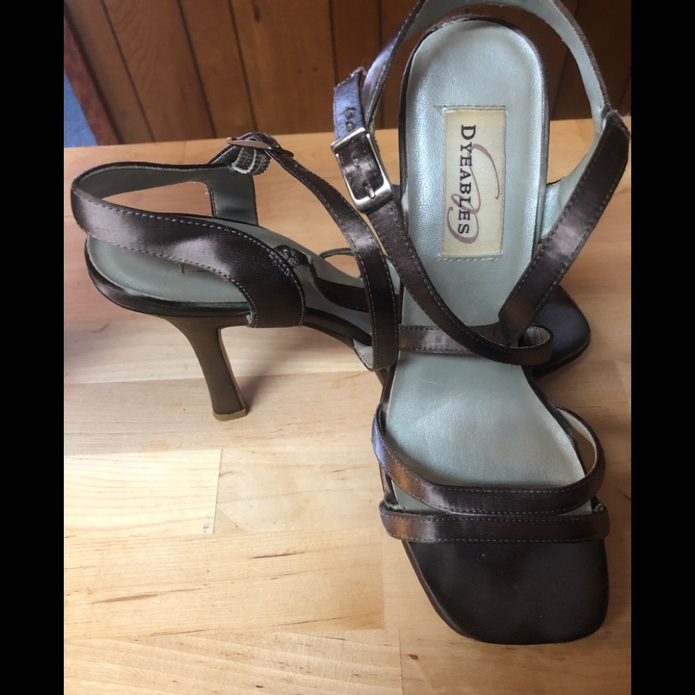 Dyables, strappy platform heels, 5 inch heel, sz 7